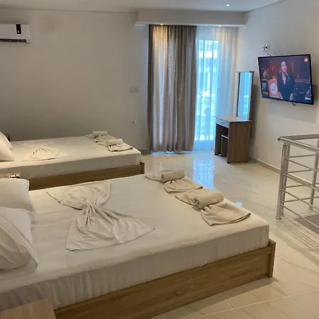 Alexander Center Apartment *